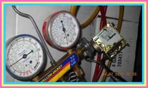 업소 냉장고 압력 조정중